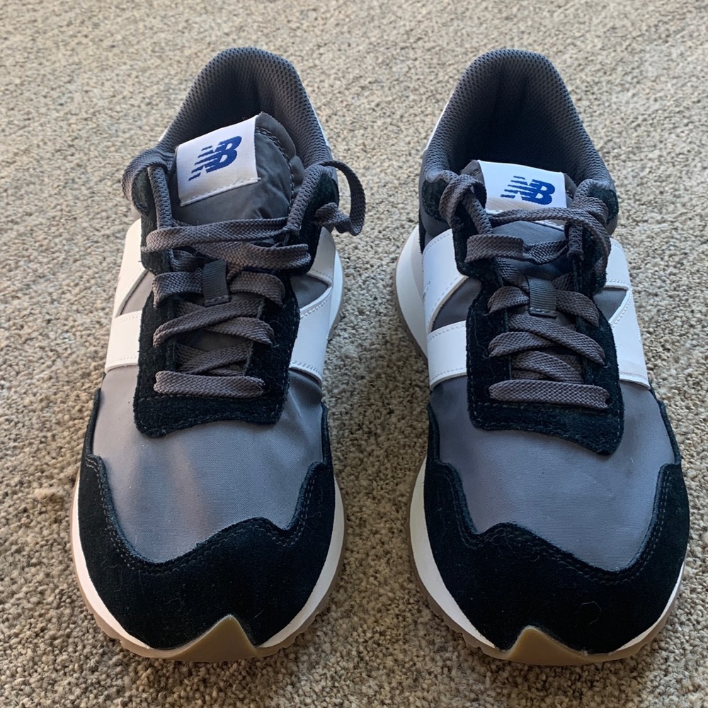 New Balance Men's Black and Gray Sneakers